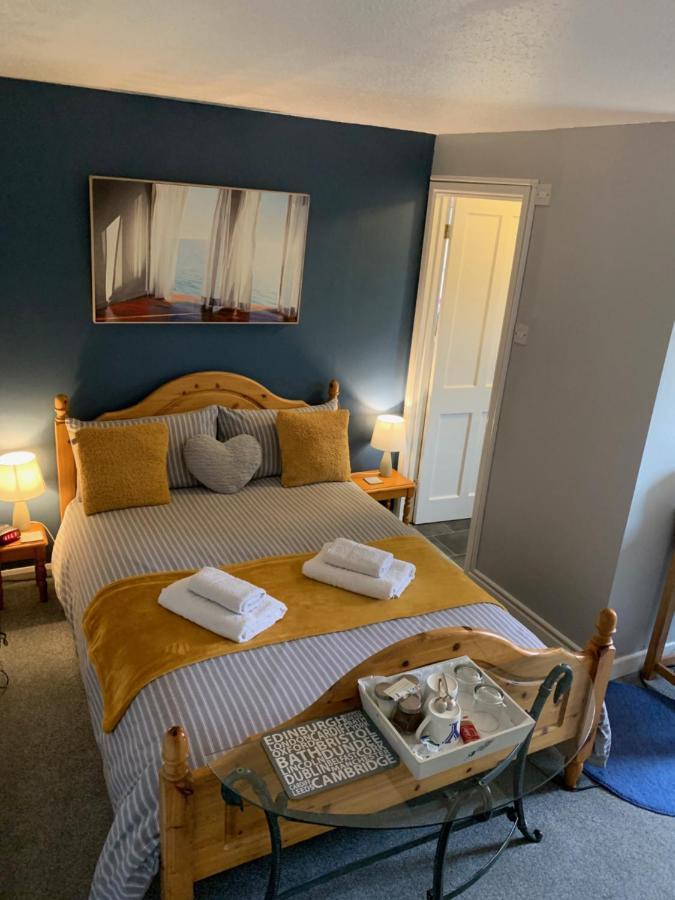 The Holly Tree Bed & Breakfast 3*